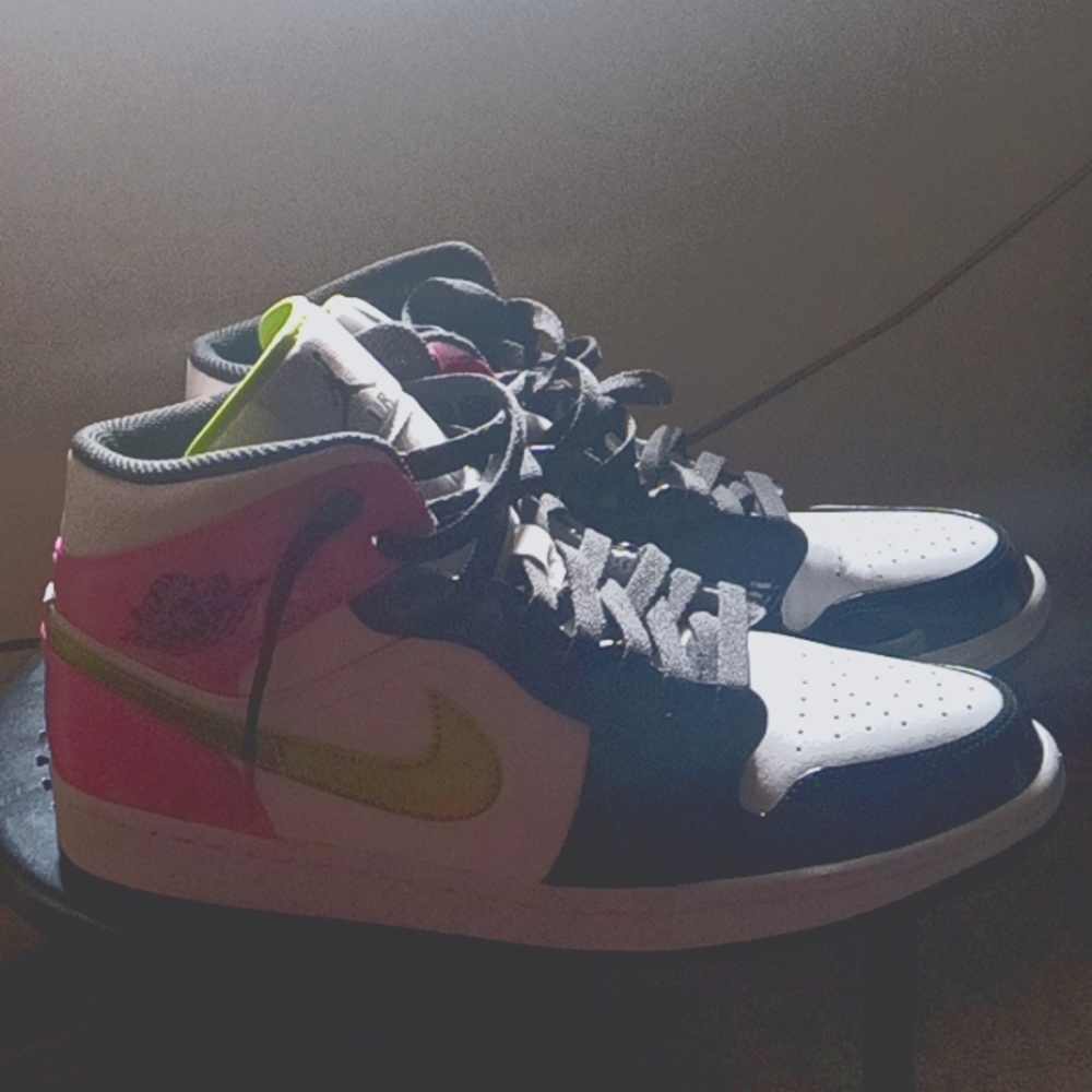 Nike Jordan size 10 sneakers in multi color